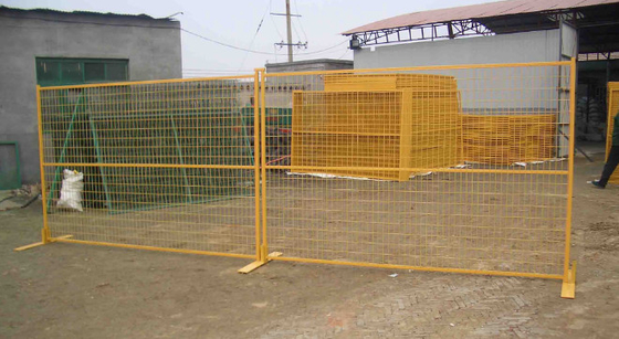 حصار موقت کانادا با روکش پی وی سی به ارتفاع 2.0 متر 75x150 میلی متر امنیتی و قابل حمل