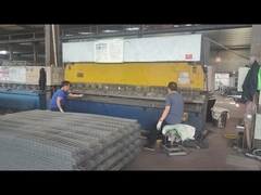 شبكه امنيتي سه بعدی در حال خم شدن است