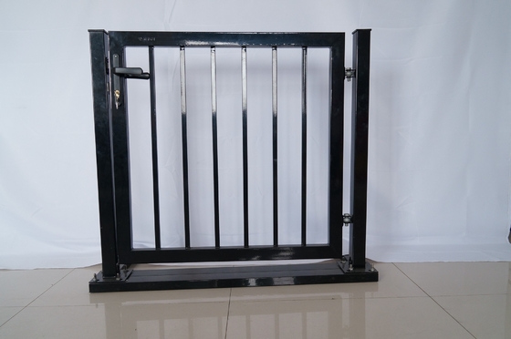 گالوانیزه پودر پوشانده فولاد درب حصار باغ لوله ای درب دوگانه ضد آب مدل 3D برای مسکونی