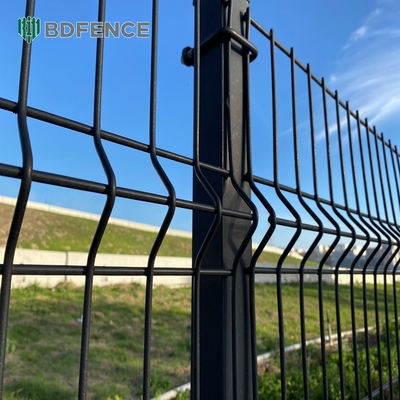 آسان مونتاژ پودر پوشانده شده 3d امنیت Welded Wire Mesh Fence V Wire Fence خم شده