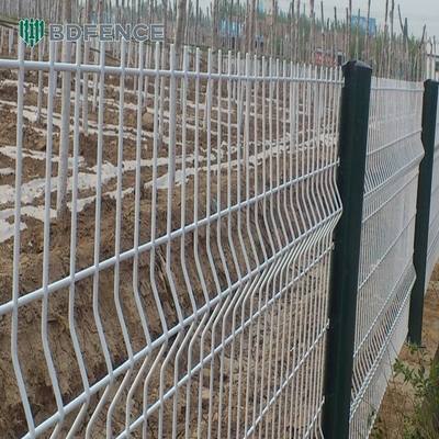4 X 4 درب باغ فلزی 3D حصار Welded Wire Mesh 3D حصار با سیم فولاد کربن پایین