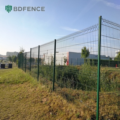 4 X 4 درب باغ فلزی 3D حصار Welded Wire Mesh 3D حصار با سیم فولاد کربن پایین