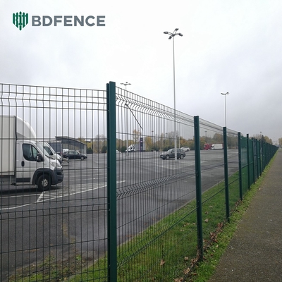 PVC پوشش داده شده 3d Welded Wire Mesh Fence Panel V خم کردن باغ منحنی