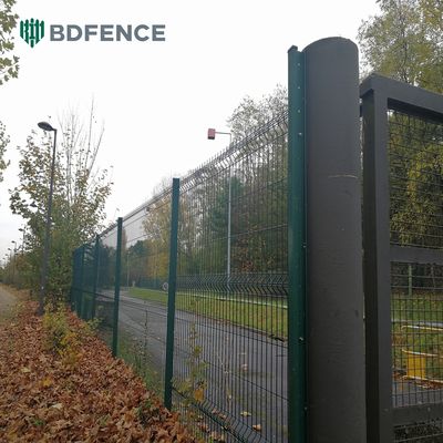 منطقه فعاليت مرکز اجتماع 1.8 متر حصار با شبكه V بالا