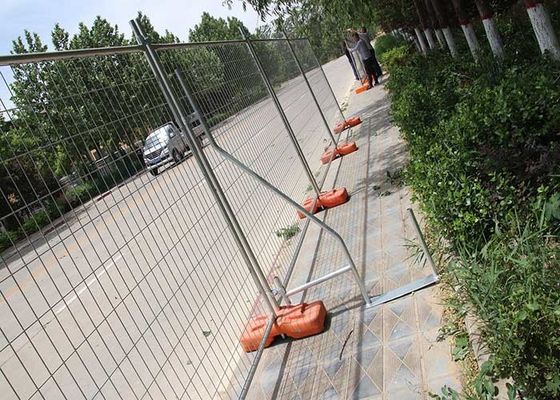 2.1*2.4m ساخت و ساز متحرک سایت گالوانیزه گرم آبپاش استرالیا پانل های حصار موقت