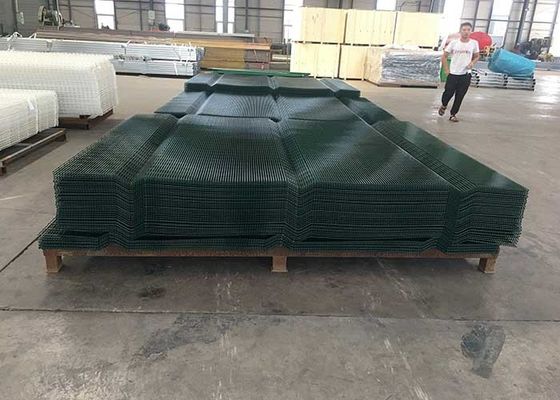 حفاظتی محاصره حصار با 76 * 25mm اندازه باز و پودر پوشش داده شده سطح درمان ضد صعود طراحی