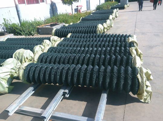 پانل های حصار زنجیره ای پوشانده شده با PVC در رنگ سیاه برای دروازه های ترلیس